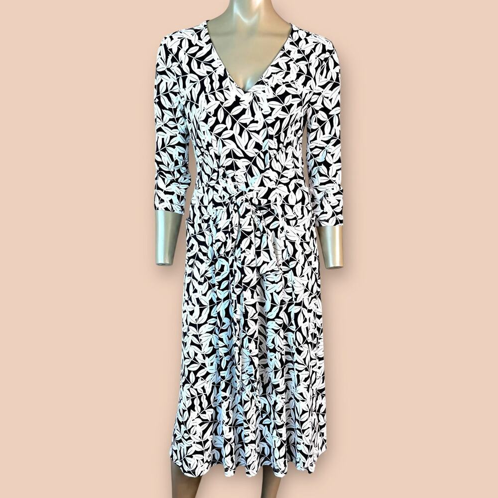 Leota 3/4 Sleeve V Neck Midi Dress Jersey Stretch Women S Black & White Printed